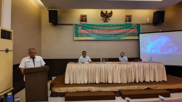 309 UMKM di Padang Sudah Kantongi Sertifikat Halal 1 Dinas Koperasi dan UMKM Kota Padang mencatat 309 UMKM di Kota Padang sudah memiliki sertifikat halal. (Foto: Dok. Diskominfo Padang)