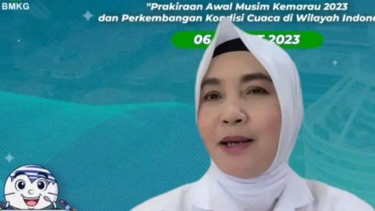 Indonesia akan Punya Sistem Deteksi Gempa dan Tsunami Lokal 1 Tangkapan layar Kepala BMKG Dwikorita Karnawati dalam konferensi pers "Prakiraan Awal Musim Kemarau 2023 dan Perkembangan Kondisi Cuaca di Wilayah Indonesia" secara daring di Jakarta, Senin (6/3/2023). (ANTARA/ Zubi Mahrofi)