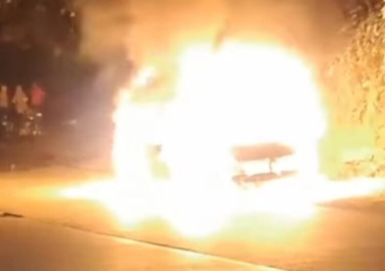 Satu Unit Mobil Terbakar di Sitinjau Lauik, Diduga Ini Penyebabnya 1 IMG 20230321 105055