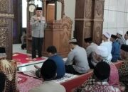 Kapolda Sumbar ‘Jumat Curhat’ di Masjid Raya Pakan Raba’a Solsel