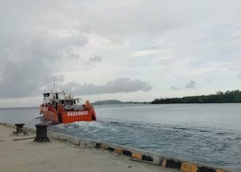 KN SAR Ramawijaya 240 berangkat mengevakuasi nelayan yang terombang-ambing di tengah lautan. (Foto: Dok. Basarnas)