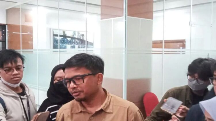 KPU Tegaskan SKCK Tetap Wajib Dimiliki Balon Anggota DPR dan DPRD 1 Anggota KPU RI Idham Holik di Kantor KPU RI, Jakarta, Rabu (8/3/2023). ANTARA/Tri Meilani Ameliya