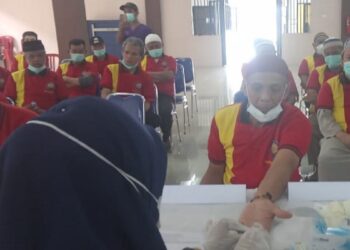 Tahanan terduga korupsi dana hibah KONI Padang, Agus Suardi masuk ke dalam program Posyandu Lansia Rutan Padang. (Foto: Dok. Muhammad Aidil)