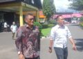 Ketua DPRD Kota Padang, Syafrial Kani melaporkan dugaan pencemaran nama baik dirinya ke Polresta Padang, Rabu (22/3/2023) siang. (Foto: Dok. Muhammad Aidil)
