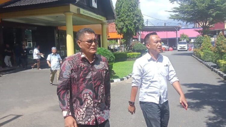 Laporkan 6 Media Online ke Polisi, PWI Sumbar: Syafrial Kani Keliru 1 Ketua DPRD Kota Padang, Syafrial Kani melaporkan dugaan pencemaran nama baik dirinya ke Polresta Padang, Rabu (22/3/2023) siang. (Foto: Dok. Muhammad Aidil)