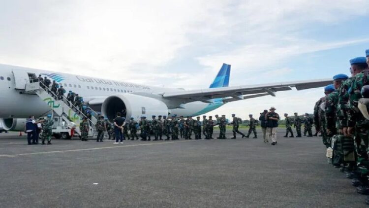 Pasukan perdamaian TNI menggunakan pesawat Garuda Indonesia secara bertahap menuju Lebanon dan Kongo untuk mengemban misi kenegaraan. ANTARA/HO-Garuda Indonesia