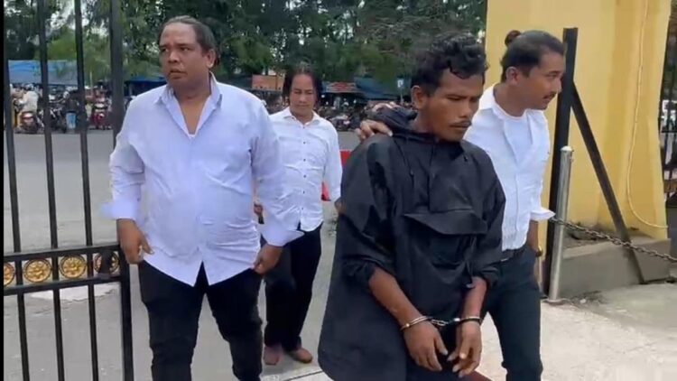 Polisi menangkap pelaku jambret yang juga maling ayam di Padang. (Foto: Dok. Istimewa)