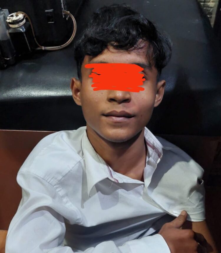 Ditangkap saat Razia Tawuran, Seorang Pemuda di Padang jadi Tersangka Kepemilikan Sajam 1 Pemuda di Padang ini ditangkap karena kasus kepemilikan senjata tajam. (Foto: Dok. Istimewa)