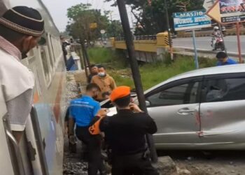 Mobil Avanza Ditabrak Kereta Api di Padang, Tak Ada Korban Jiwa