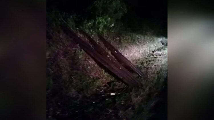 Lama tidak Terpakai, 2 Pria Ini Curi Besi Rel Kereta Api di Solok 1 Barang bukti besi rel dicuri oleh pelaku di Kota Solok. (Foto: Dok. Polres Solok Kota)