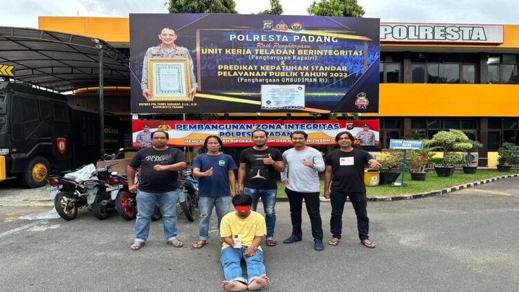 Pria ini terlibat kasus pencurian HP di Padang. (Foto: Dok. Istimewa)