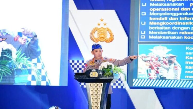 Jumlah Pemudik Diprediksi Meningkat, Kapolri Minta Jajaran Persiapkan Strategi Pengamanan sejak Dini 1 Kapolri Jenderal Listyo Sigit Prabowo membuka Rapat Kerja Teknis (Rakernis) jajaran Korps Lalu Lintas (Korlantas) Polri di Bandung, Jawa Barat, Selasa (14/3/2023). ANTARA/HO-Humas Polri