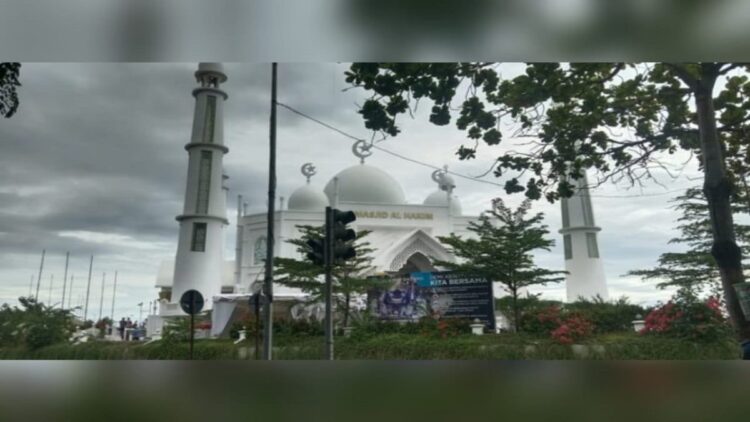 Masjid Al Hakim Padang. (Foto: Dok. Muhammad Aidil)