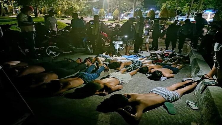 Polisi menangkap belasan pelaku tawuran. (Foto: Dok. Istimewa)
