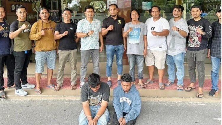 Dua pelaku penganiayaan ditangkap Tim Klewang. (Dok. Istimewa)