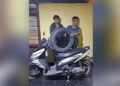 Dua pencuri ban bekas ditangkap pada Rabu (15/3/2023) dini hari. (Foto: Dok. Polres Solok Kota)