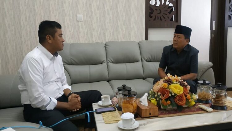 DPRD Sumbar Minta KPID Awasi Netralitas Lembaga Penyiaran Jelang Pemilu 1 Komisioner KPID bertemu anggota DPRD Sumbar. (Dok. KPID)