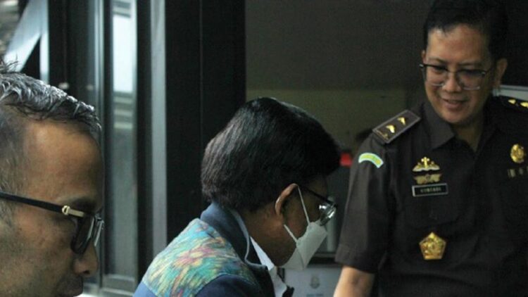 Menkominfo Johnny G Plate tiba di Kejagung untuk menjalani pemeriksaan terkait korupsi BTS. (Foto: Agung Pambudhy/detikcom)