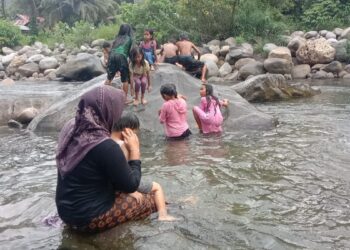 Tradisi balimau di Padang. (Dok. Istimewa)