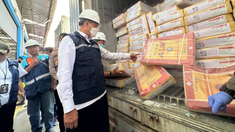 Bulog cek kedatangan daging impor. (Dok. Istimewa)