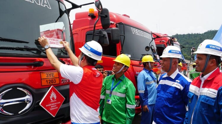 Peninjauan Depo BBM Teluk Kabung oleh Pertamina dan Pemprov Sumbar. (Foto: Dok. Pertamina Patra Niaga)