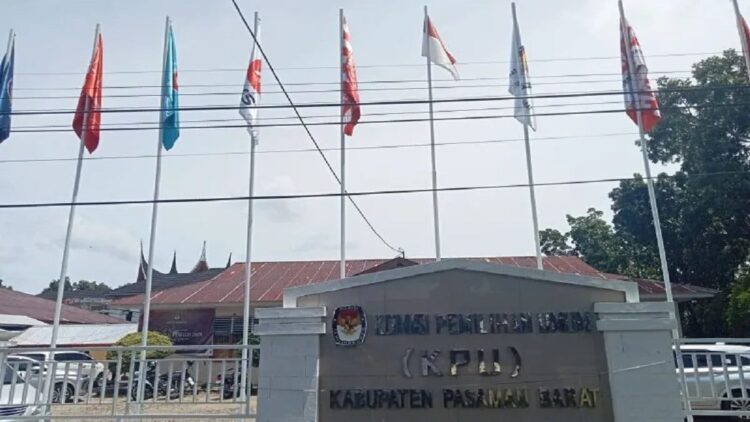 Kantor KPU Kabupaten Pasaman Barat. ANTARA/Altas Maulana.