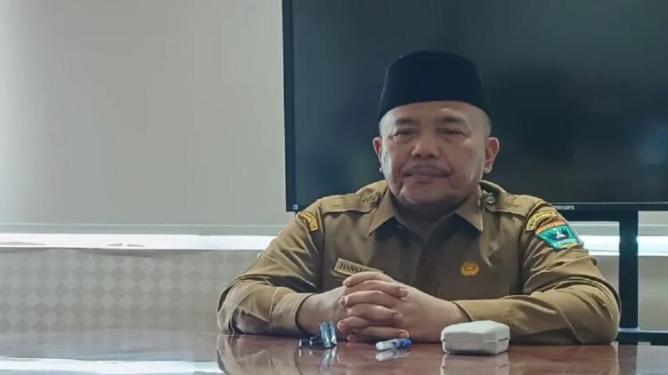 Pemprov Sumbar Siap Fasilitasi Pelaksanaan Shalat Idul Fitri yang Berbeda 1 Sekda Provinsi Sumatera Barat, Hansastri. (ANTARA/Miko Elfisha)