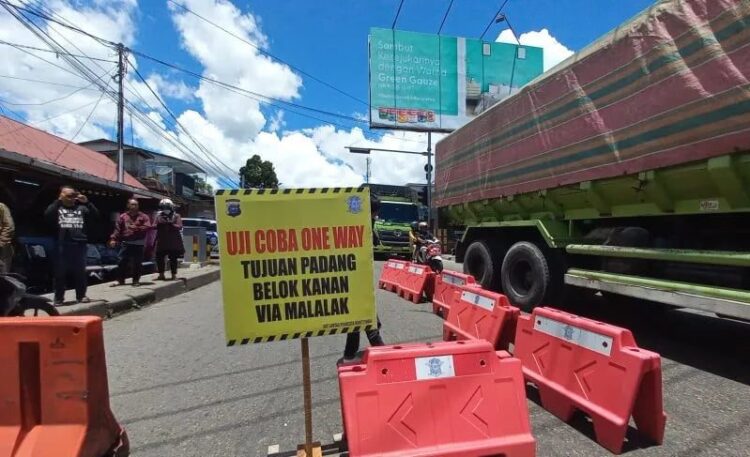Polisi Minta Pengendara Tetap Waspadai Macet Arus Balik di Jalur One Way 1 IMG 20230426 125238