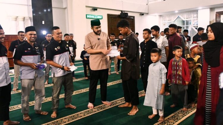 Berbagi Tali Asih, Wako Fadly Amran Apresiasi Teruci Chaprendang Sumbar 1 Teruci Chaprendang Sumbar berbagi tali asih di Padang Panjang. (Dok. Istimewa)