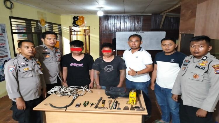 Polsek Batanganai menangkap dua pelaku pencurian sarang walet. (Foto: Dok. Polsek Batanganai)