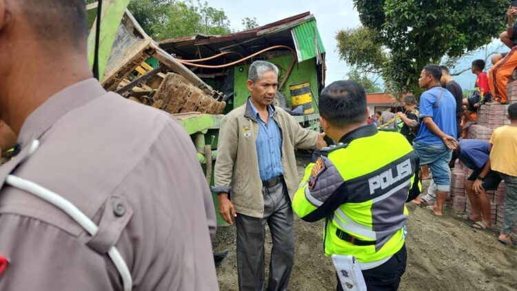 Kecelakaan beruntun di kawasan Panyalaian X Koto, Kabupaten Tanahdatar, Sumatera Barat (Sumbar) pada Minggu (9/4/2023) siang. (Foto: Dok. Polres Padangpanjang)