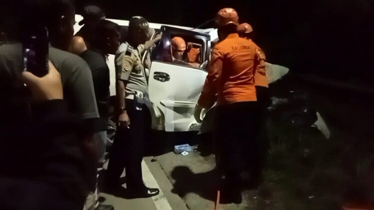 Ini Kondisi dan Identitas Korban Lakalantas Maut di Sitinjau Lauik 1 Kecelakaan maut di Sitinjau Lauik pada Rabu (19/4/2023) malam. (Foto: Dok. Polsek Lubukkilangan)