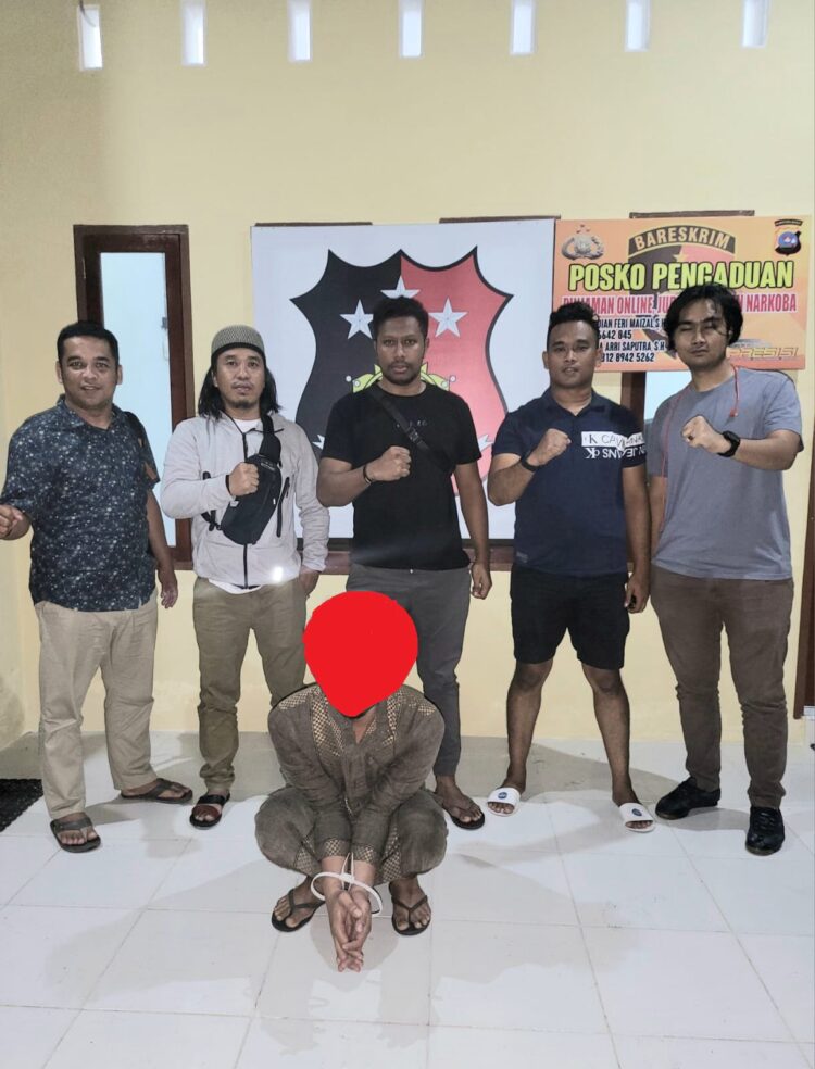 Sempat Kabur, Pelaku Pembunuhan Pegawai Kemenkumham Sumbar Diciduk di Pekanbaru 1 Polres Padangpariaman menangkap pelaku pembunuhan pegawai Kemenkumham Sumbar. (Foto: Dok. Polres Padangpariaman)