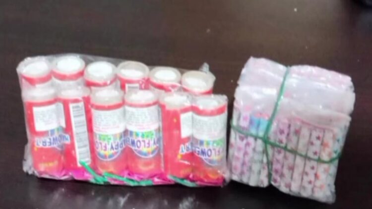 Ganggu Orang Salat Tarawih, Puluhan Petasan Diamankan Polisi di Padang 1 barang bukti petasan