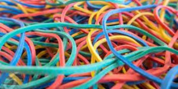 Yuk Coba! Ini 10 Trik Sulap Karet yang Menakjubkan untuk Dipelajari 8 ilustrasi karet gelang. (Dok. Istimewa)