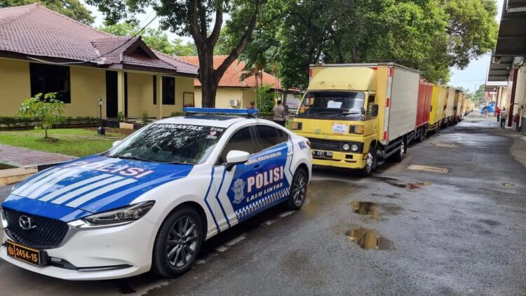 Paket sembako bantuan Kapolri untuk dibagikan kepada warga. (Dok. istimewa)