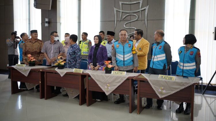 Penerimaan Polri Terpadu TA. 2023, Polda Sumbar Libatkan Orang Luar 1 Rapat Penerimaan Polri TA. 2023 yang akan libatkan orang luar di Polda Sumbar. (Dok. Istimewa)