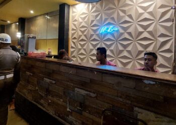 Pengawasan tempat hiburan malam oleh Satpol PP Padang. (Dok. Satpol PP Padang)