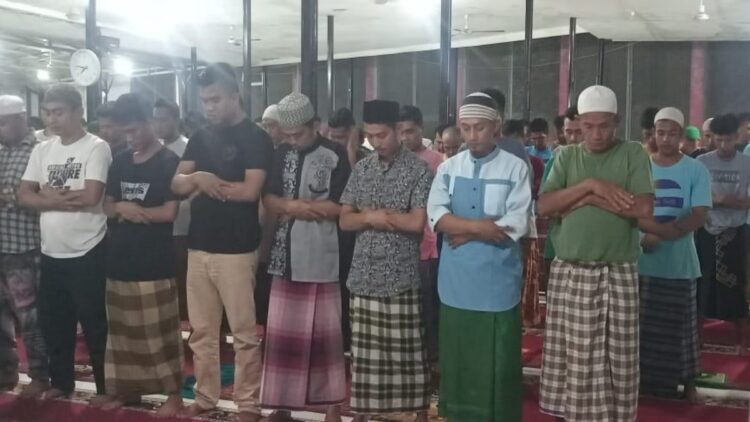 wbp rutan padang salat tarawih