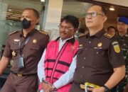 Terbukti Korupsi Proyek BTS, Eks Menkominfo Johnny Plate Divonis 15 Tahun Penjara