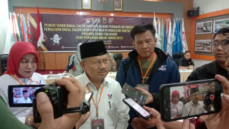 Ketua DPW Partai Perindo Sumbar, Ali Mukhni. (Foto: Dok. Radarsumbar.com)