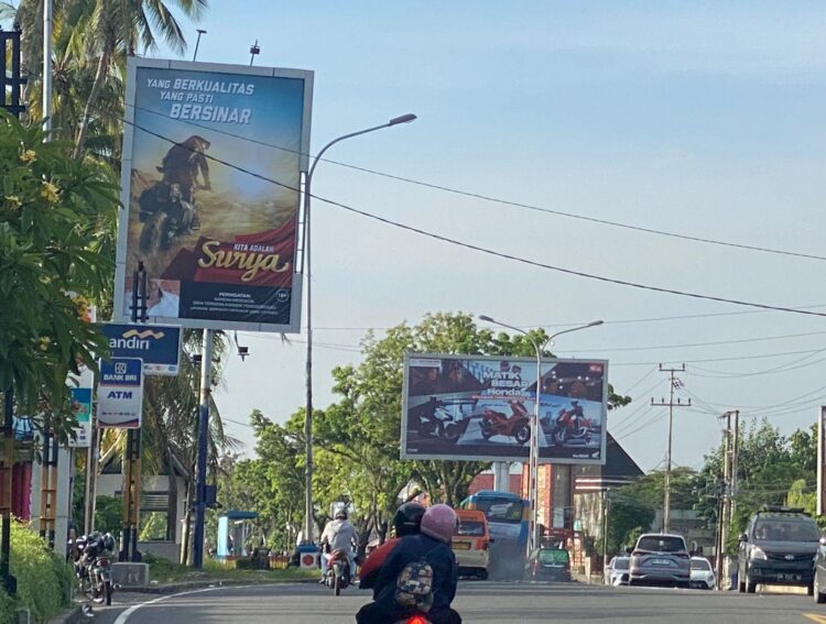 Baliho Rokok Muncul Lagi di Padang, Bapenda Sebut tak Ada Izin 1 IMG 20230502 WA0012