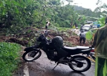 Terjebak Longsor saat Berada Dalam Rumah, Seorang Warga Agam Tewas