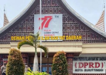 DPRD Bukittinggi Gelar Rapat Paripurna Pemberhentian Wali Kota 10 Kantor DPRD Kota Bukittinggi, Sumatera Barat. (dok. Antara/Al Fatah)