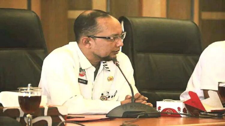 Pemko Padangpanjang Beri Reward bagi OPD yang Bisa Hemat Listrik dan Air 1 Asisten II Bidang Perekonomian dan Sumberdaya Alam Setdako, Ewasoska. (Foto: Dok. ANTARA)