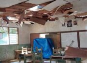 Diterjang Angin Kencang, Atap SDN 18 Sungai Aur Pasbar Rusak Berat