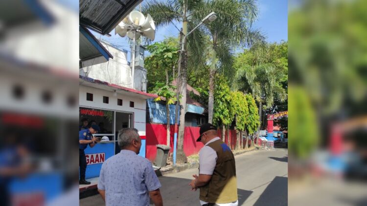 Pengecekan sirene peringatan dini gempa dan tsunami di Kantor Dinas Damkar Padang. (Foto: Dok. Pusdalops PB)