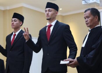 Rafael Struick dan Ivar Jenner saat ambil sumpah WNI. (Dok. PSSI)