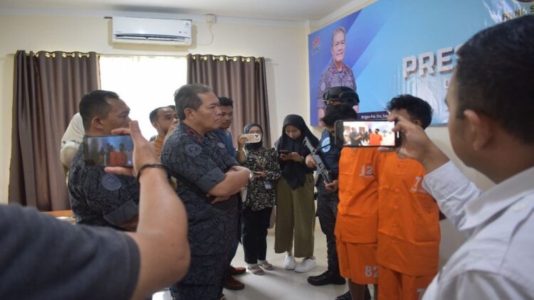 2 pelaku peredaran ganja ditangkap BNNP Sumbar beberapa waktu lalu. (Foto: Dok. BNN)