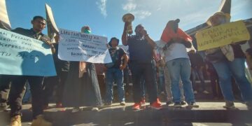 Jurnalis Nilai Pemprov Sumbar Sudah Sering Berulah 8 Jurnalis Nilai Pemprov Sumbar Sudah Sering Berulah